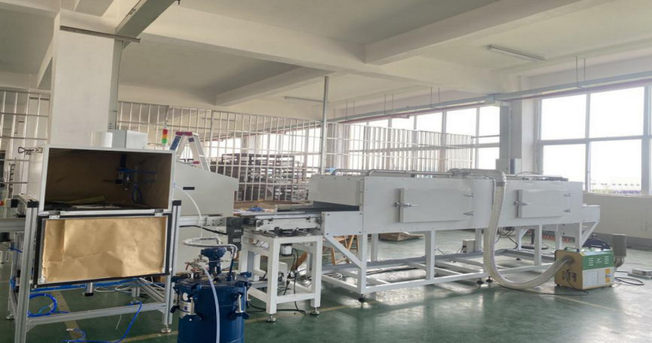 尊龙体育特瓷陶瓷橡胶复合衬板硫化喷胶线