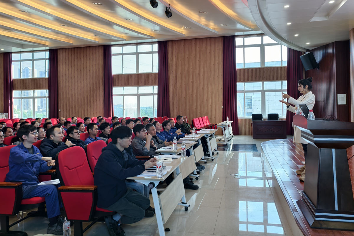 尊龙体育特瓷举行“相同无障碍”手语培训班开班仪式